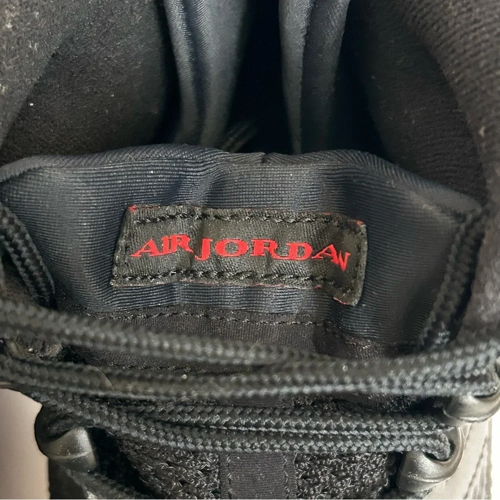 Air Jordan 9 Retro ‘Bred’ Sneakers